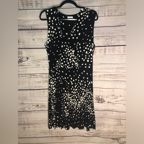 VENUS Lascana Black Midi Dress with V-neck Sleeveless Design size 10 NWOT - Picture 4 of 12